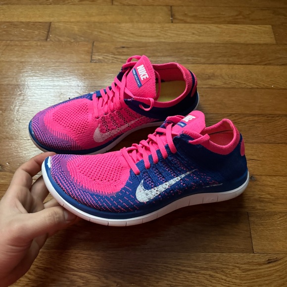 Womens Pink Nike Running Shoes - Picture 2 of 9